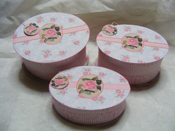 3 OVAL VINTAGE ROSE HAT BOXES 3 OVAL VINTAGE ROSE HAT BOXES